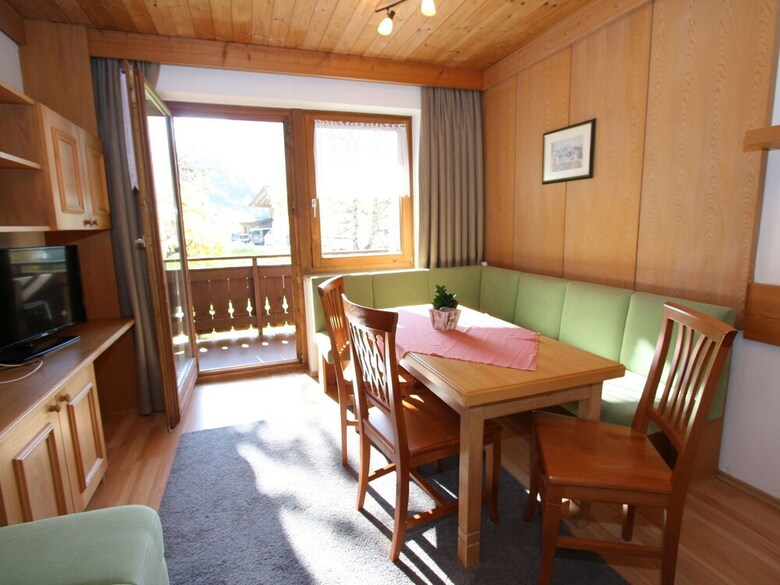 Peaceful Apartment In Hinterglemm With Camping Cot