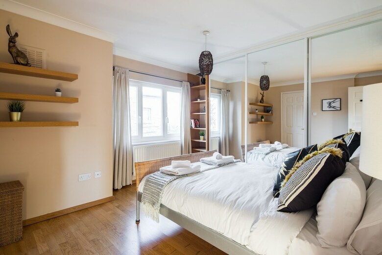 Apartamentos Spacious Two Story House