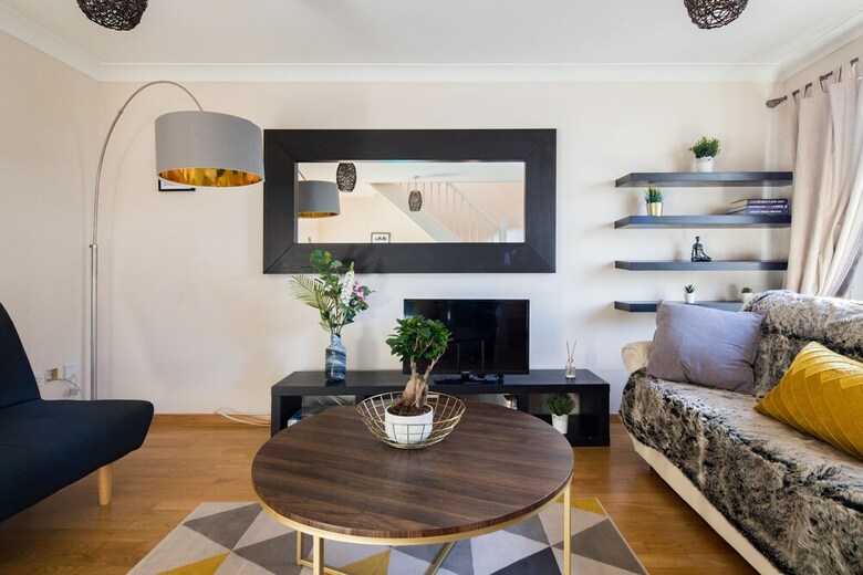 Apartamentos Spacious Two Story House