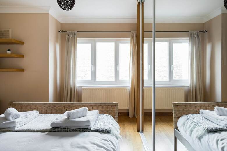 Apartamentos Spacious Two Story House