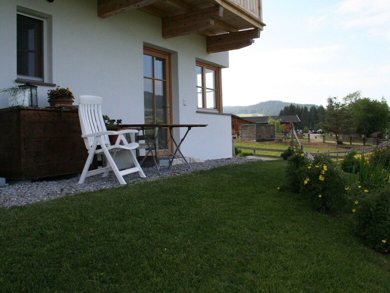 Cozy Mountain View Apartment In Tyrol