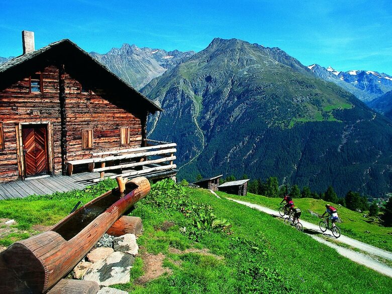 Cozy Mountain View Apartment In Tyrol