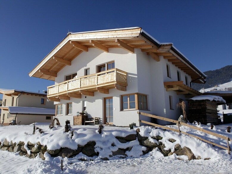 Cozy Mountain View Apartment In Tyrol