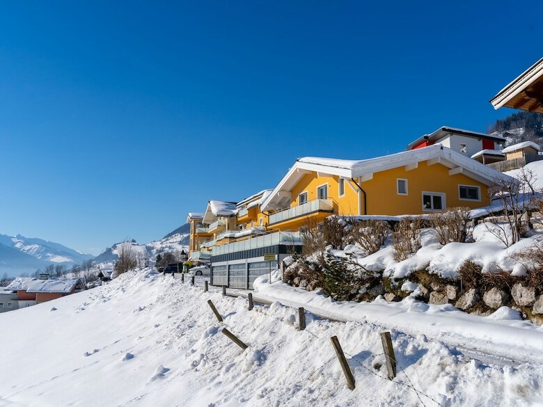 Spacious Apartment In Piesendorf Near Ski Area