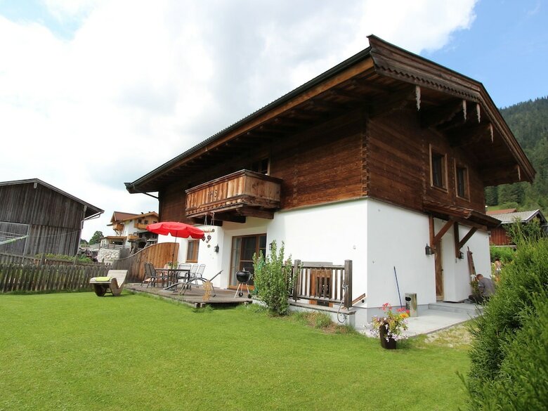 Spacious Apartment With Sauna In Leogang