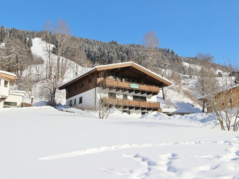Charming Chalet With Sauna In Saalbach-hinterglemm