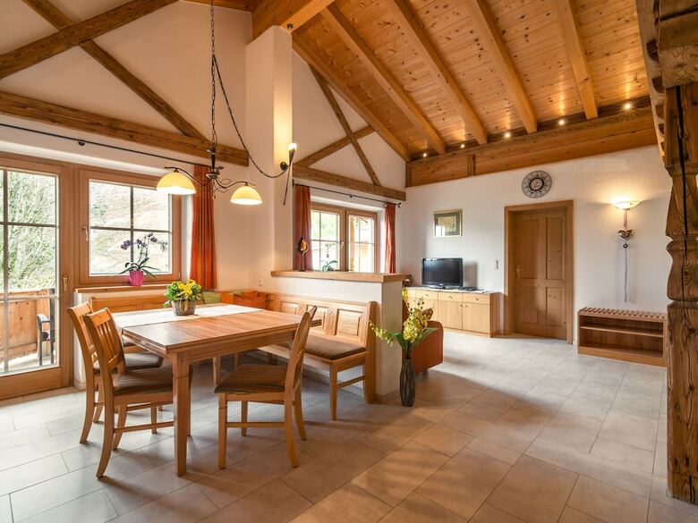Cozy Mansion In S�ll With Garden