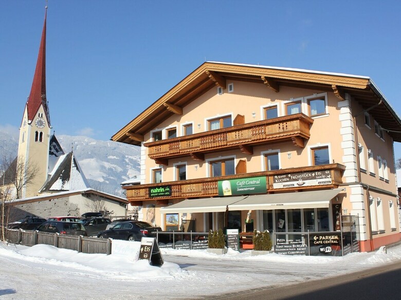 Stylish Apartment In Uderns With Balcony