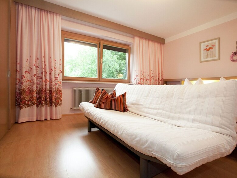 Restful Apartment With Terrace, Garden, Heating, Parking