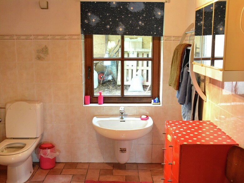 Quaint Chalet In Hannut With A Pond