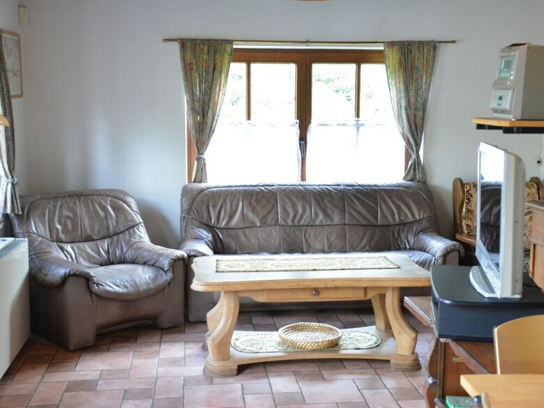 Quaint Chalet In Hannut With A Pond
