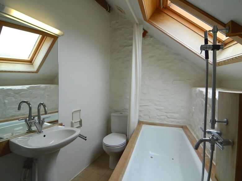 Romantic Cottage In Ferri�res With Barbecue