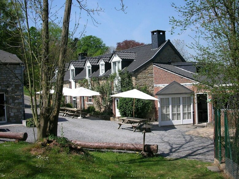 Romantic Cottage In Ferri�res With Barbecue