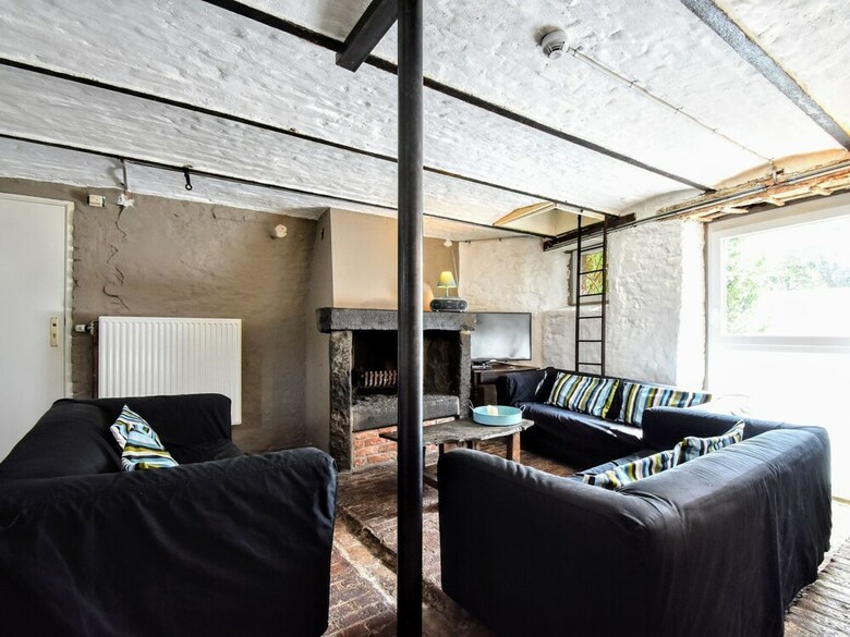 Romantic Cottage In Ferri�res With Barbecue