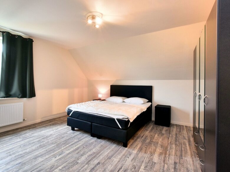 Beautiful Holiday Home In Hasti�re Near Forest