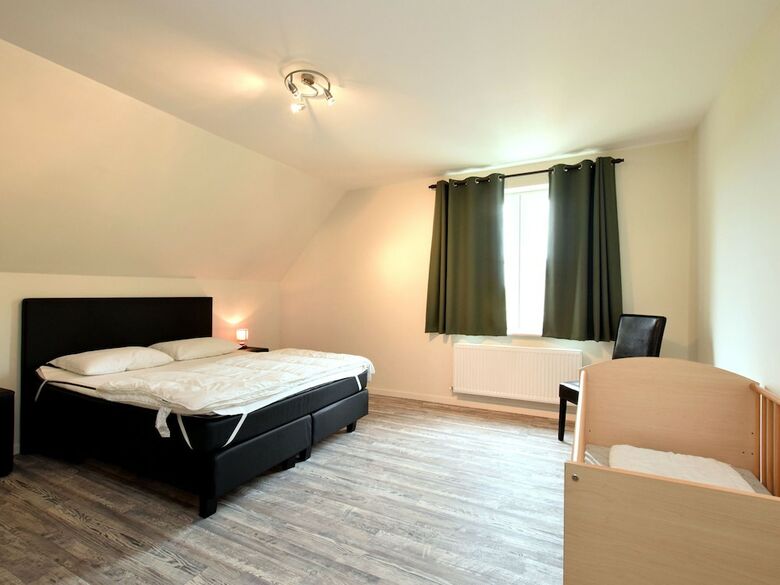 Beautiful Holiday Home In Hasti�re Near Forest