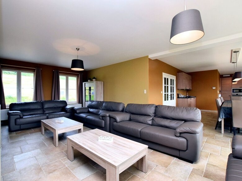 Beautiful Holiday Home In Hasti�re Near Forest