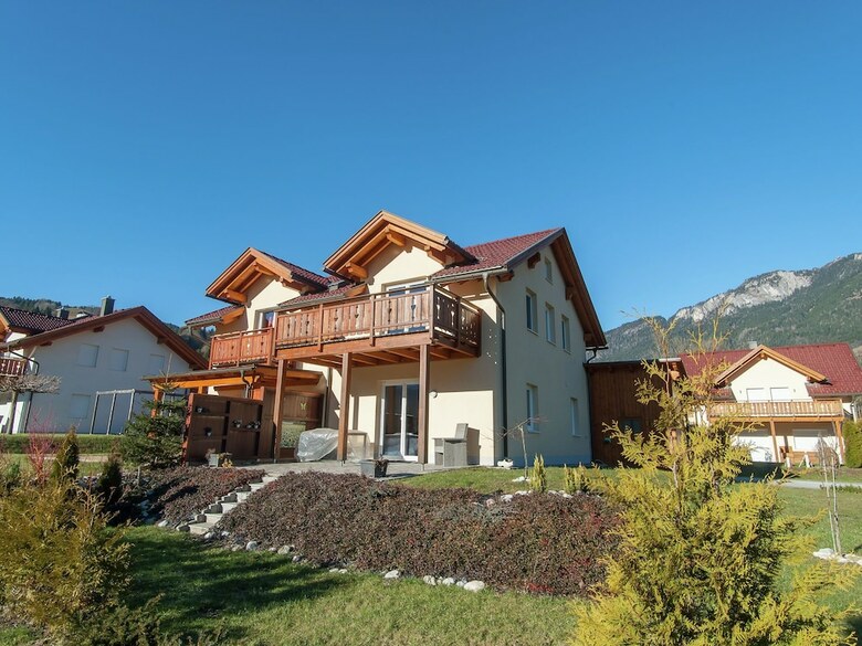 Spacious Chalet Near Ski Slopes In Kotschach-mauthen