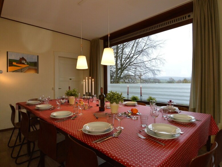 Detached Group House, Quietly Located With Garden And Separate Entrances