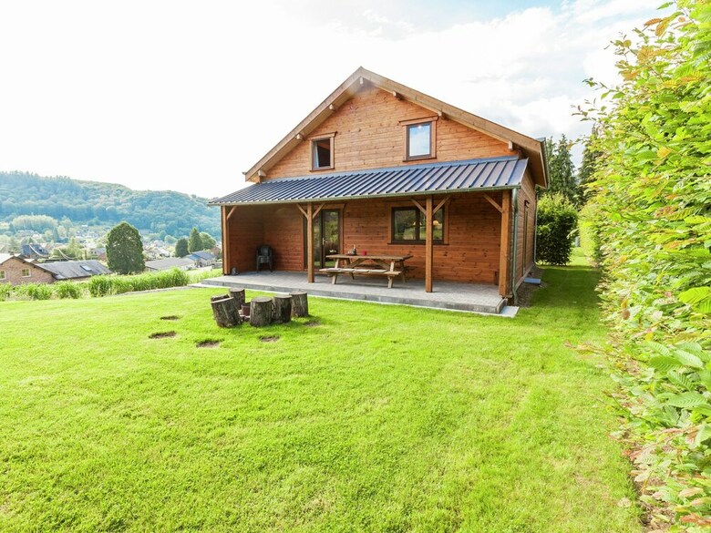 Spacious Holiday Home In Vresse-sur-semois With Garden