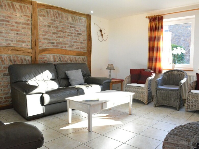 Cozy Holiday Home In �rez�e With Forest Near