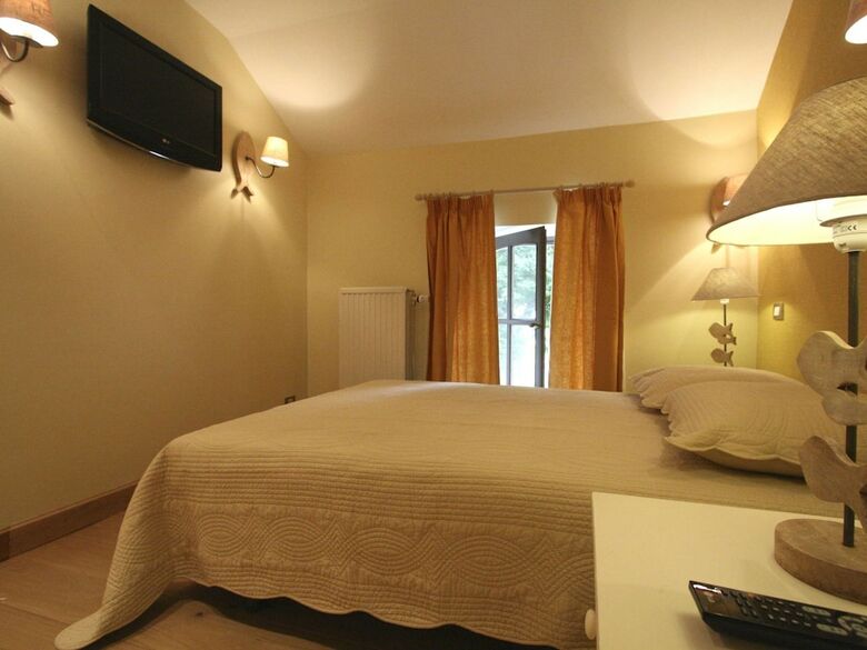 Luxury Cottage In Hamoir Beside A River