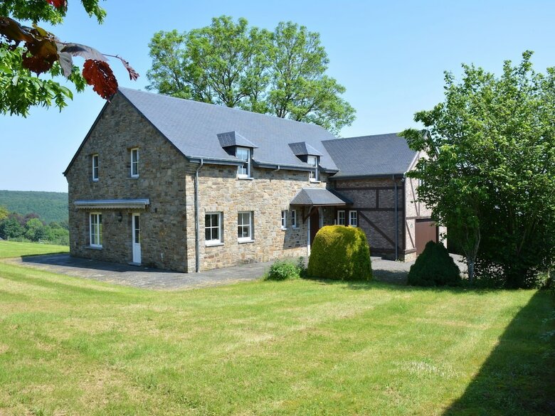 Spacious Villa In Daverdisse With Garden