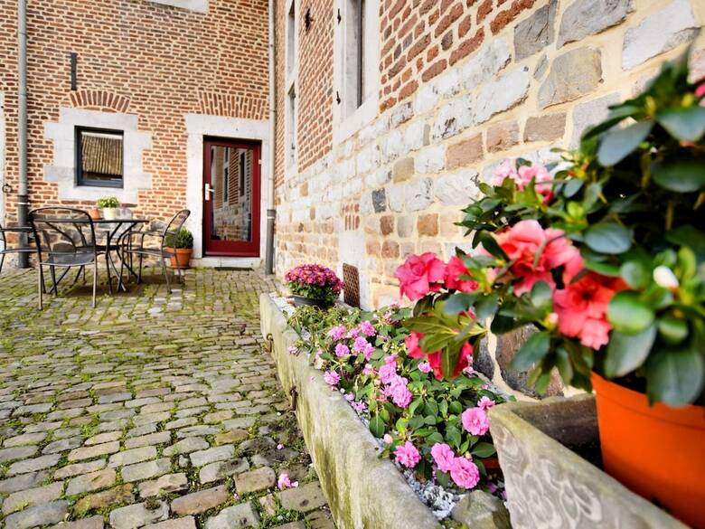 Nice Apartments In A Monumental Square Farm
