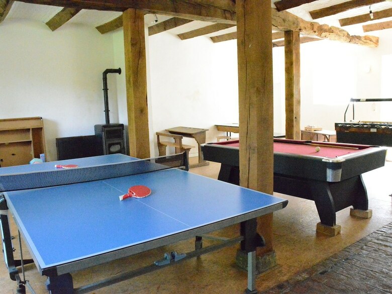 Spacious Farmhouse In Houyet With Jacuzzi
