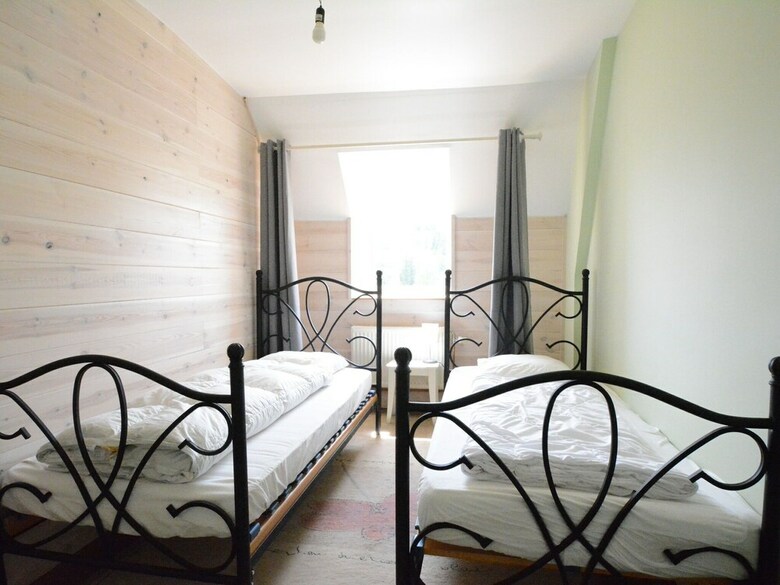 Spacious Farmhouse In Houyet With Jacuzzi