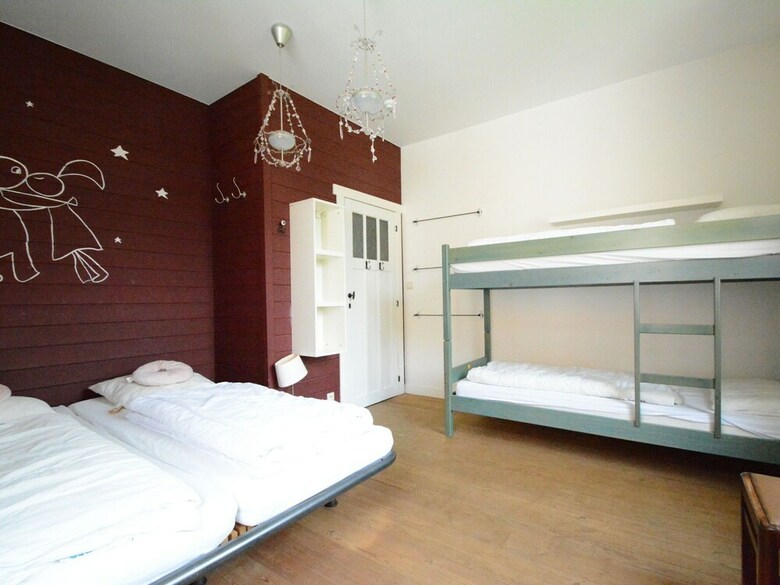 Spacious Farmhouse In Houyet With Jacuzzi