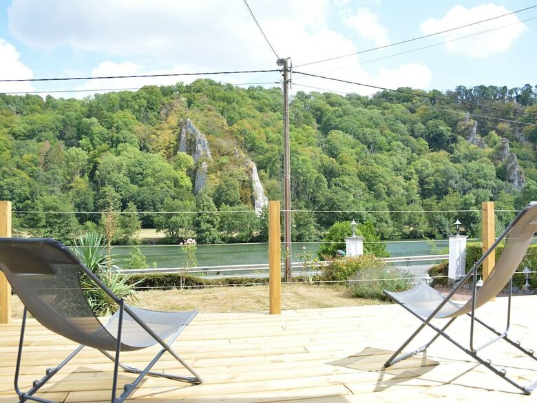 Modern Holiday Home In Waulsort With Terrace
