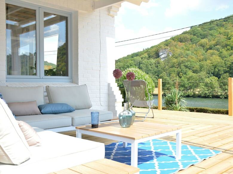 Modern Holiday Home In Waulsort With Terrace