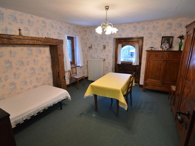 Charming Holiday Home In Halleux With Garden