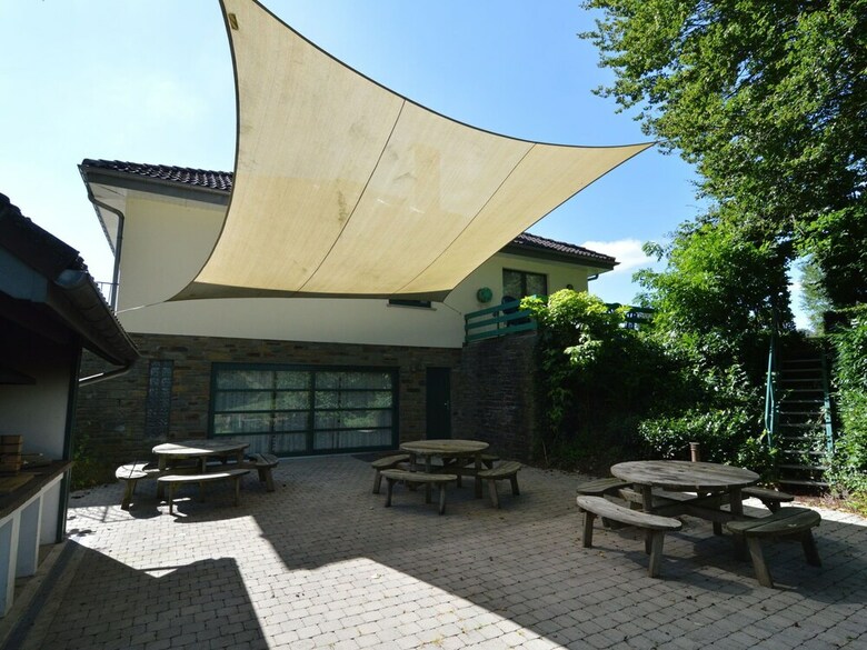 Villa Unique, Comfortable Property With Many Extras