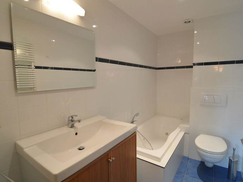 Villa Unique, Comfortable Property With Many Extras
