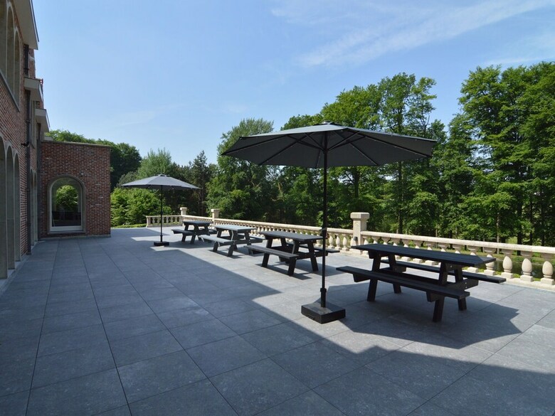 Luxurious Mansion In Brakel With Pond