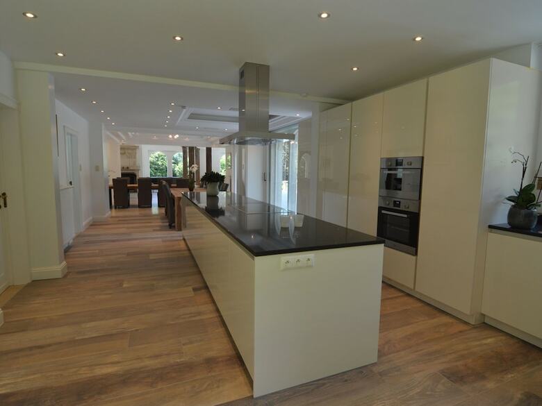Luxurious Mansion In Brakel With Pond