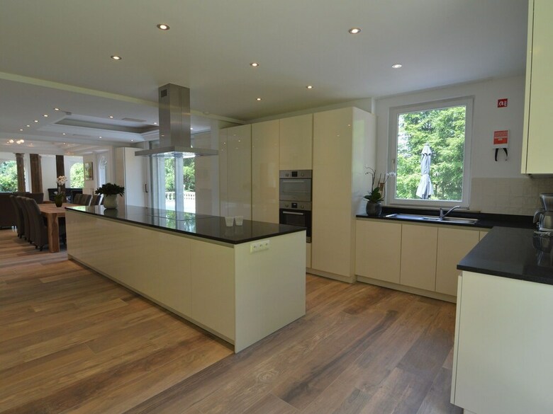 Luxurious Mansion In Brakel With Pond