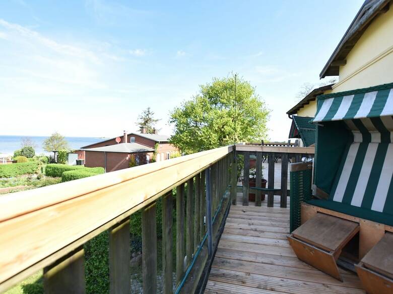 Waterfront Apartment In Stove With Balcony