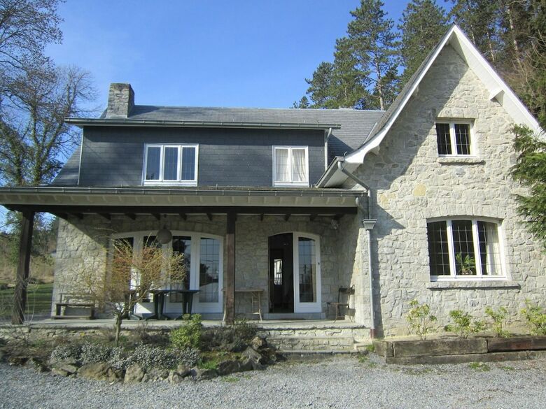 Beautiful Holiday Home With Garden In Belvaux