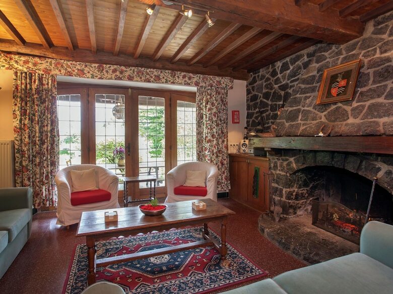 Beautiful Holiday Home With Garden In Belvaux