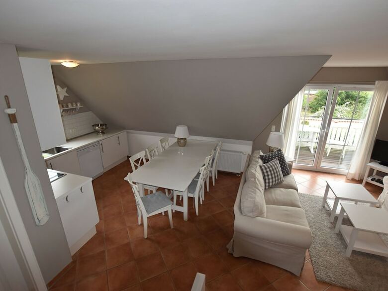 Large, Comfortable Apartment By The Sea