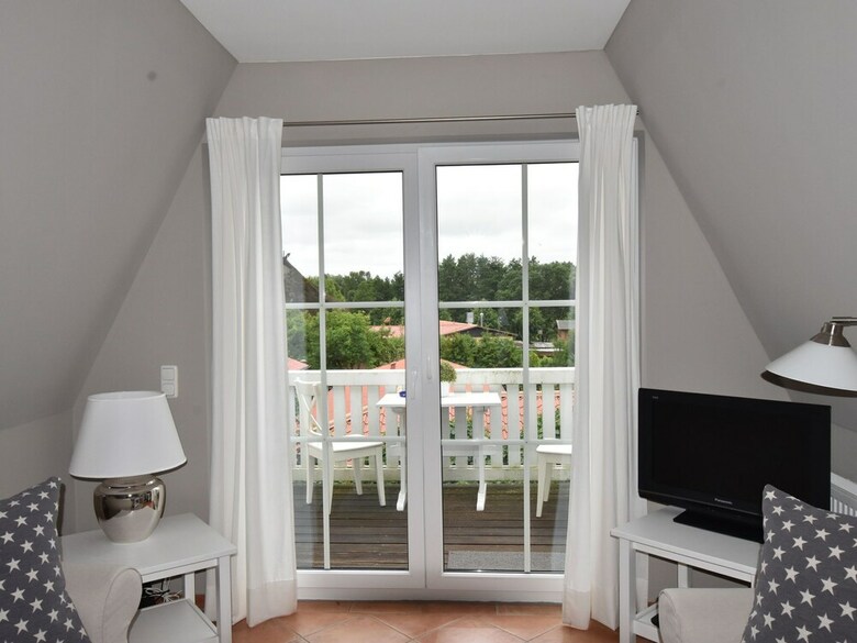 Large, Comfortable Apartment By The Sea