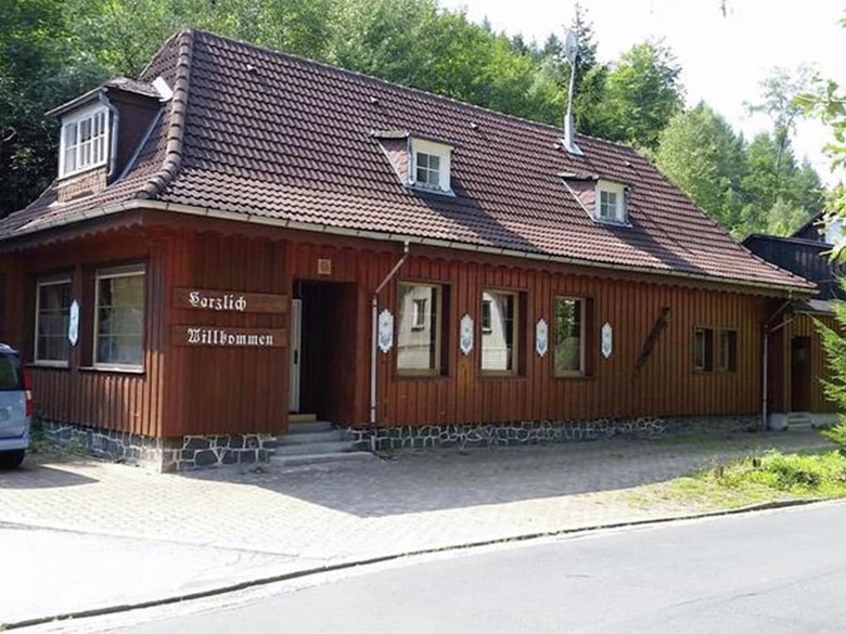 Spacious Apartment In Upper Harz Near River