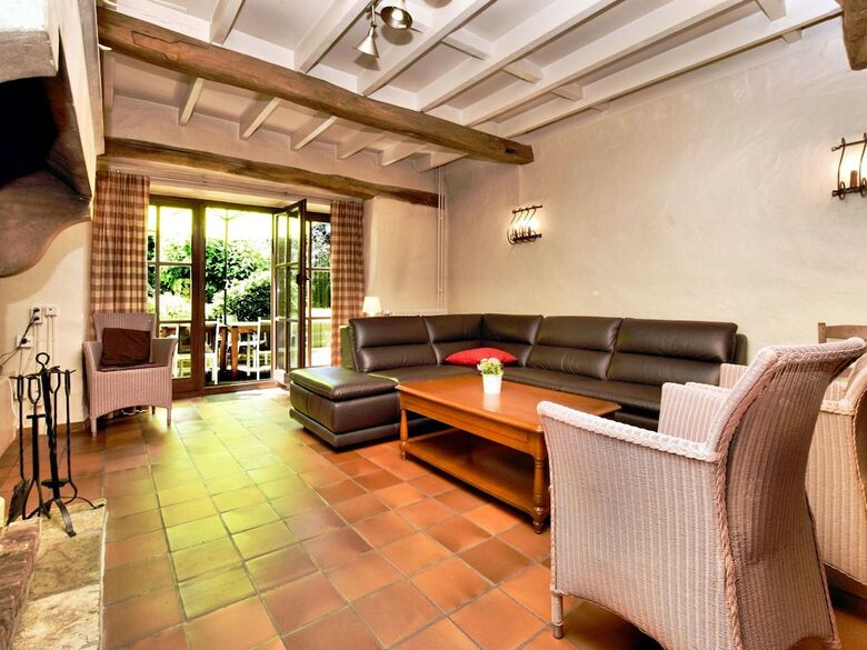 Lovely Cottage In Petites Tailles With Terrace