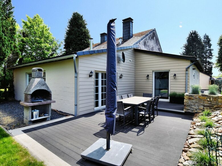 Modern Holiday Home In La Roche-en-ardenne With Jacuzzi