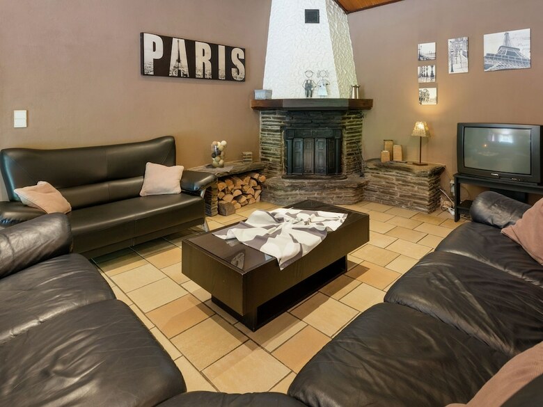 Modern Holiday Home In Waimes Near Lake