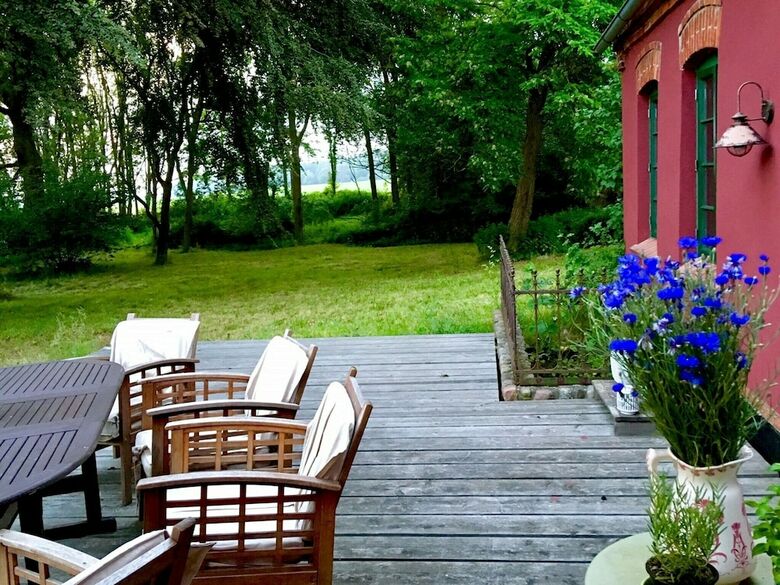 Apartment In Neuburg With Garden, Terrace, Bicycles, Heating