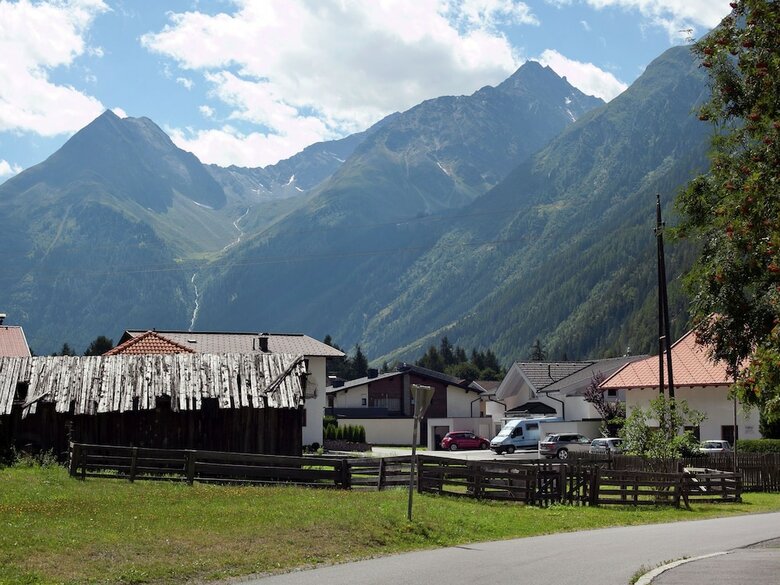 Quaint Apartment In L�ngenfeld With Parking